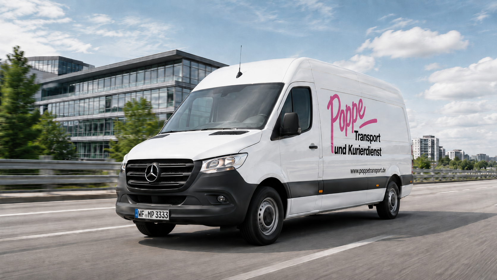 Poppe Sprinter fährt auf Straße